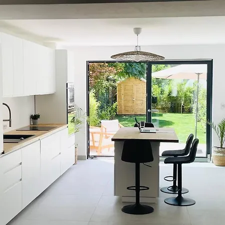 Apartment Modern Townhouse With Private Garden *