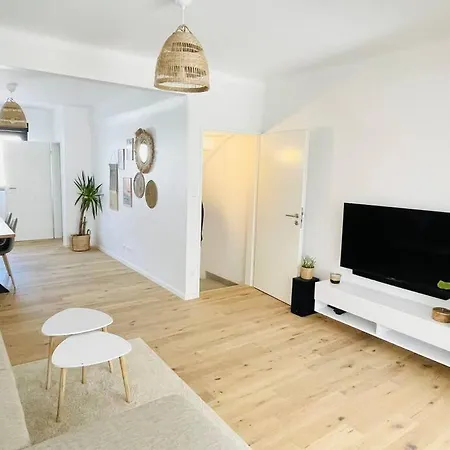 아파트 Modern Townhouse With Private Garden